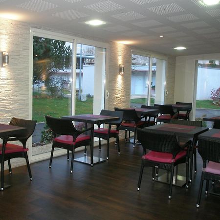 Charme Hotel, Montbeliard Sud Buitenkant foto