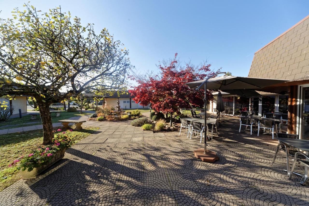 Charme Hotel, Montbeliard Sud Buitenkant foto