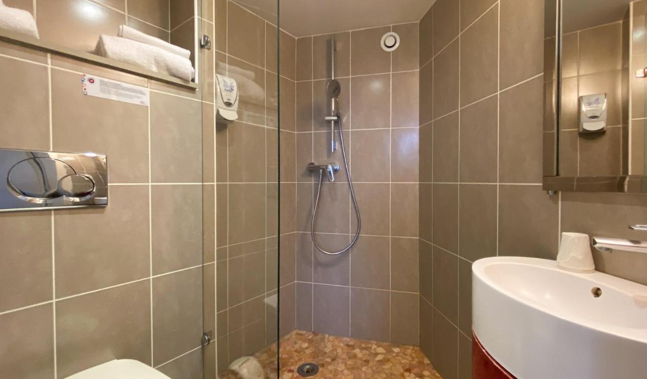 Charme Hotel, Montbeliard Sud Buitenkant foto