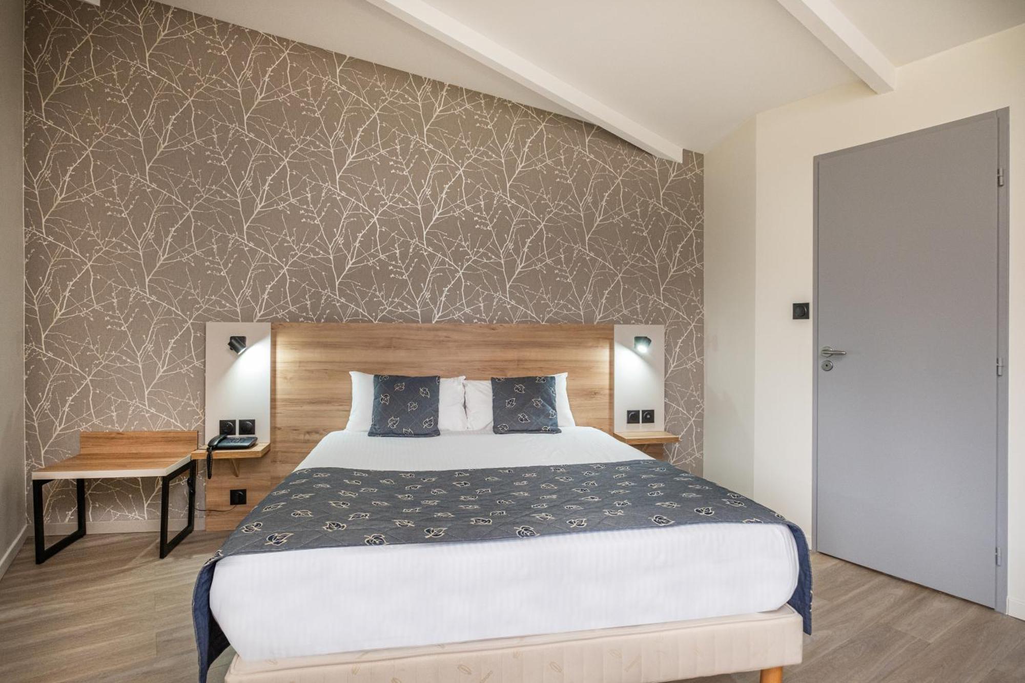 Charme Hotel, Montbeliard Sud Buitenkant foto