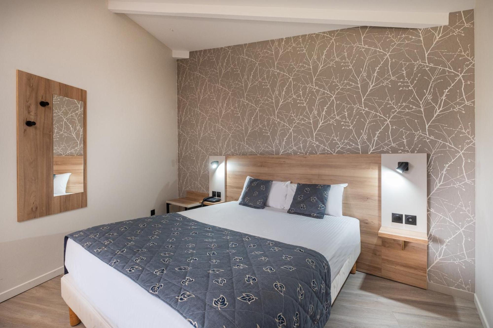 Charme Hotel, Montbeliard Sud Buitenkant foto