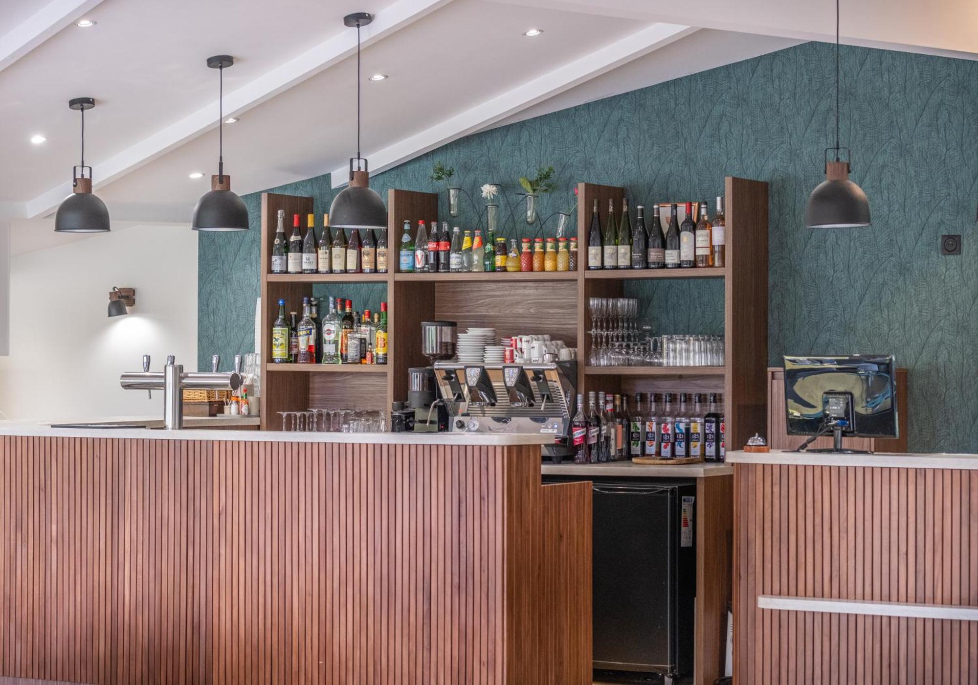 Charme Hotel, Montbeliard Sud Buitenkant foto