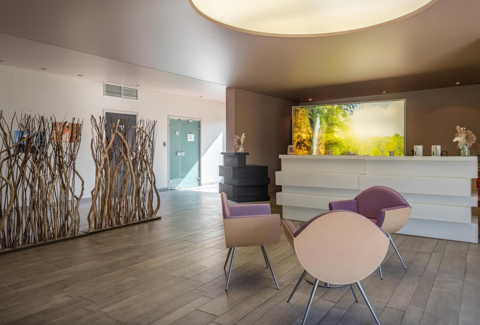 Charme Hotel, Montbeliard Sud Buitenkant foto