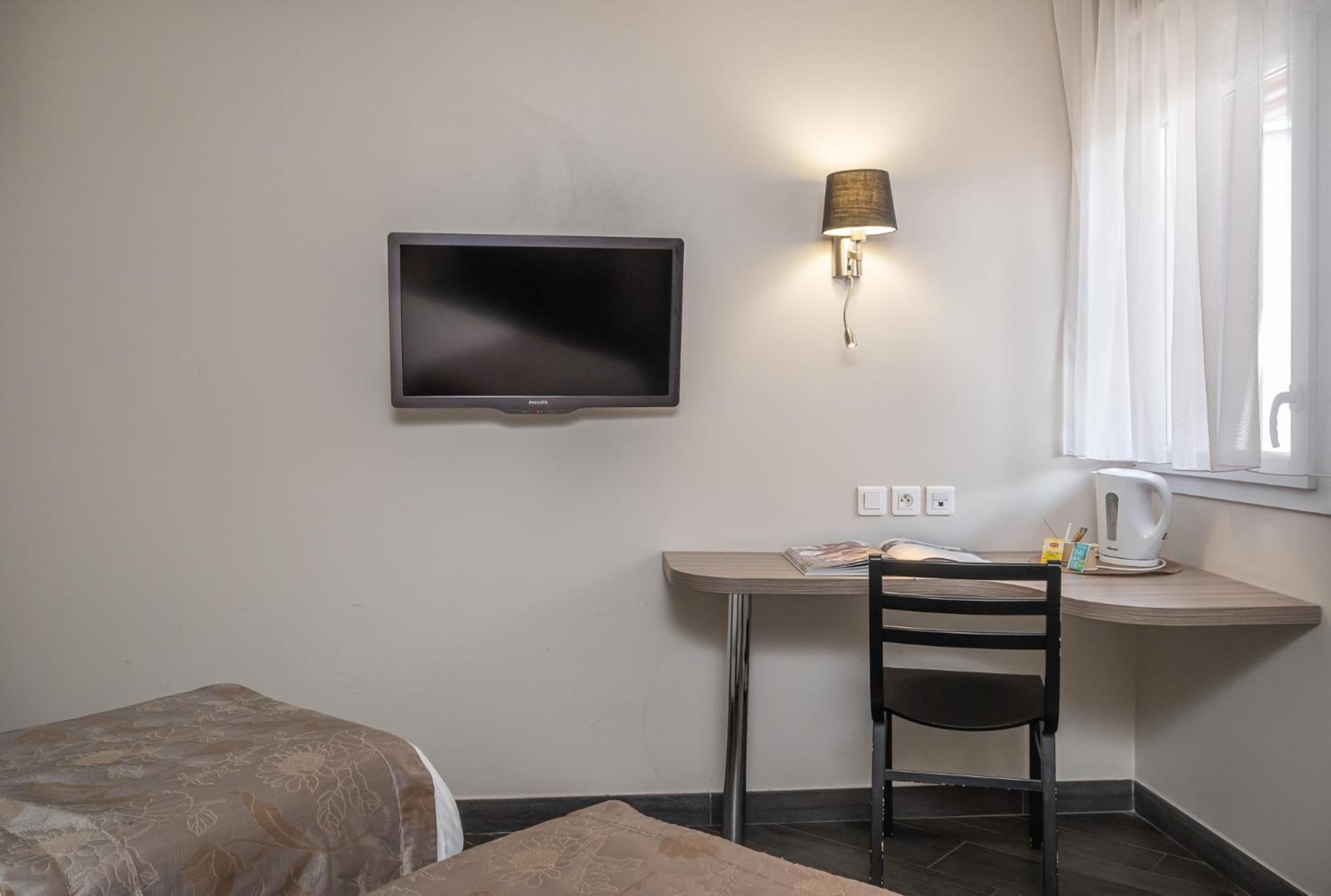 Charme Hotel, Montbeliard Sud Buitenkant foto