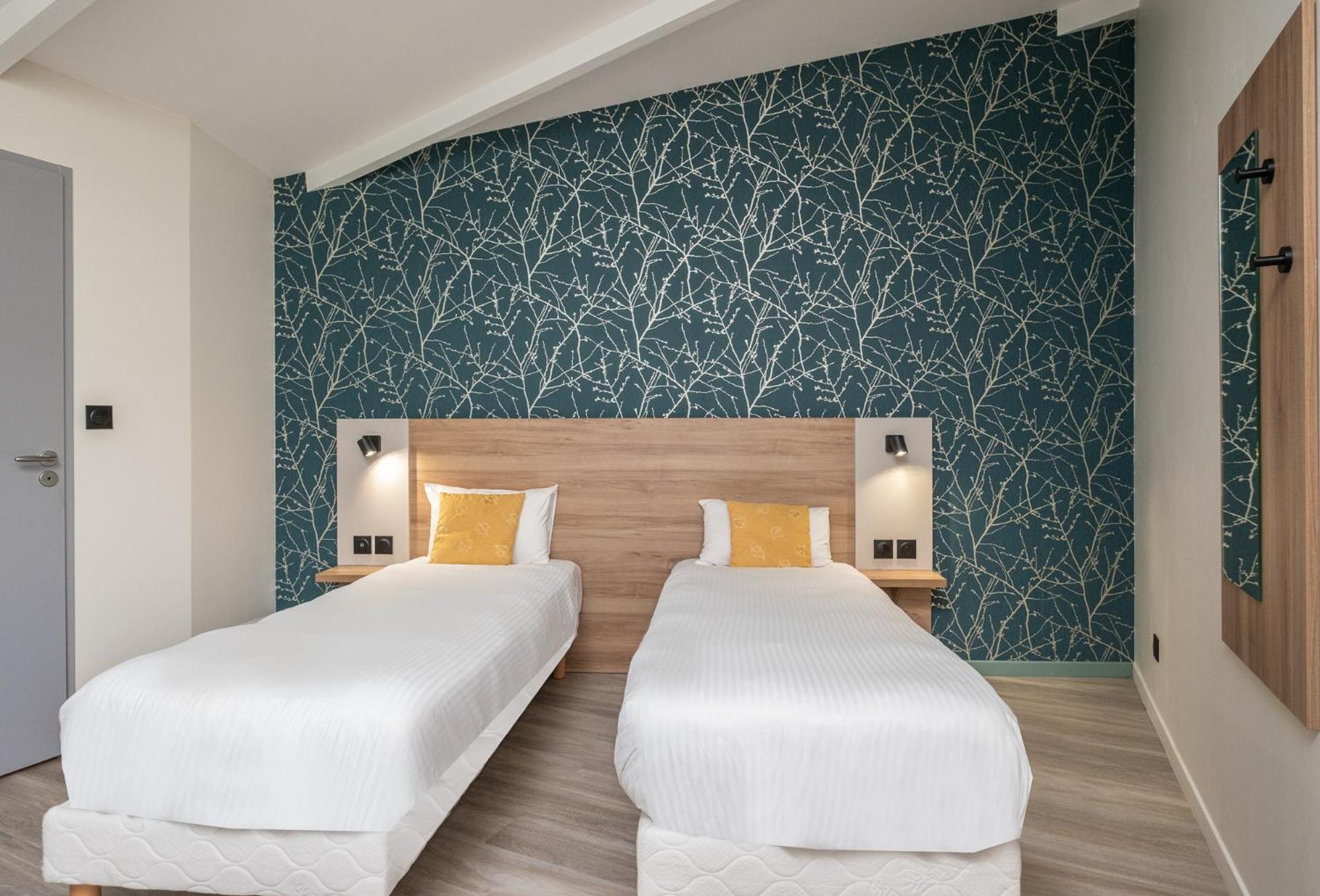 Charme Hotel, Montbeliard Sud Buitenkant foto