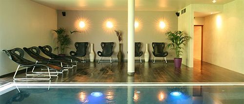 Charme Hotel, Montbeliard Sud Buitenkant foto